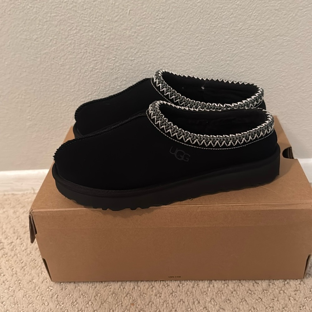 UGG Tasman black size 9 women’s